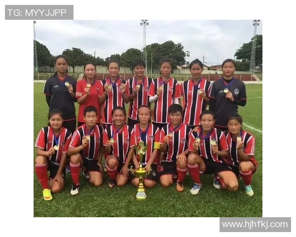 小东足球:从草根到职业的梦想之路与成长故事 小东足球:从草根到职业的梦想之路与成长故事